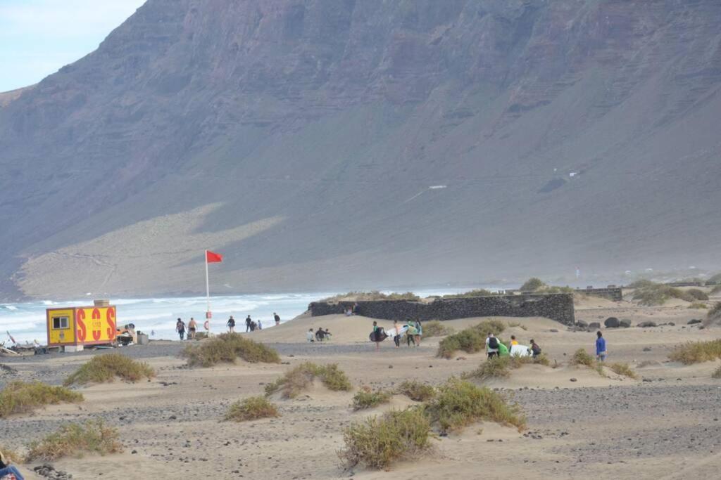 Lanzarote Famara Beach Εξωτερικό φωτογραφία